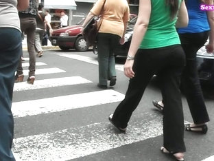 Great Street Candid Cam Video Of A Lush Ass