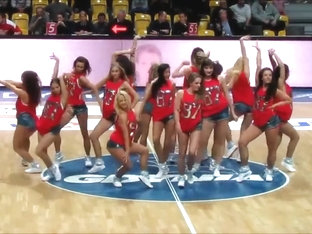 Sexy Cheerleaders Jiggle Their Round Butts While Dancing