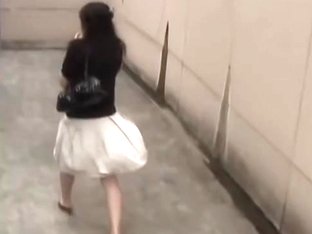 Fashionable Bimbo Wearing Sexy Skirt Gets In The Middle Of Sharking