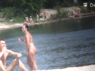 Skinny Teens And Busty Mature Babes At Nudist Beach