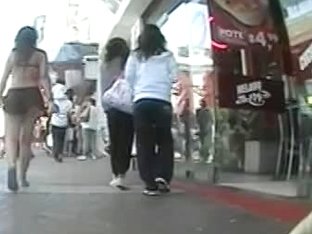 Candid Video With Three Sexy Asses Caught In The Street