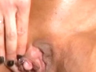 British Muscle Goddess Rubs Her Pussy And Big Clit