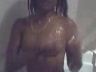 Ebony Filled The Tub With Warm Water And Stimulated Her Twat