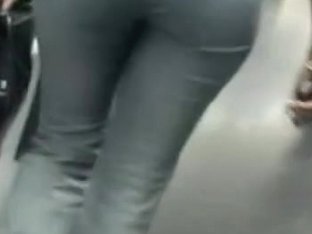 Beautiful Ass In Jeans Attracts Lots Of Voyeurs