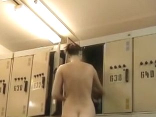 Slender Girl Showing Nude Back On The Voyeur Camera