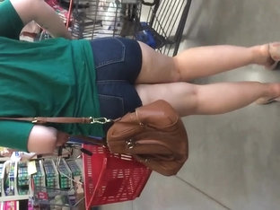 Pawg With Tiny Shorts