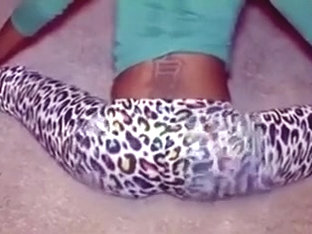 Hawt Ebony In Her Sexy Tight Legging Twerks Shaking Her Hot A-hole