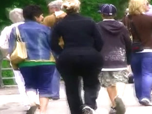 Pawg Mature In The Park