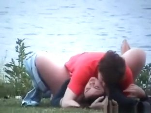 Voyeur Tapes A Fat Girl Having Sex With Her BF Near The Lake