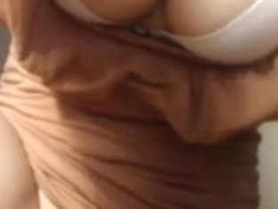 Curvy Slut Masturbates On A Webcam