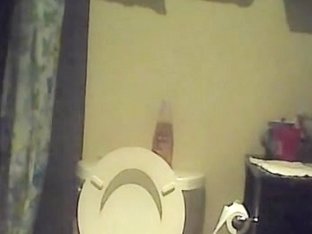Hidden Piss Cam In The Home Toilet Shows Peeing Sister