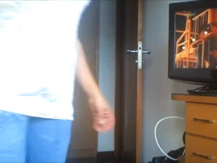 Voyeur Cam Filmed A Hottie Walking In A Room