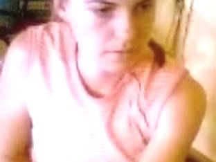 Teen Slut Gets Herself Off On Webcam