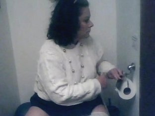 Fatty Mature Woman Pees In Front Of The Spy Camera