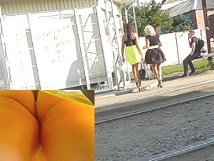 Sexy Yellow Skirt Presents Awesome Upskirt View