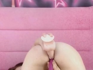 Petite Cam Babe Toys Her Pussy Until Orgasm