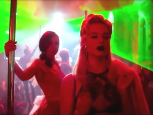 Margot Robbie - Hot Stripper In Terminal (2018)