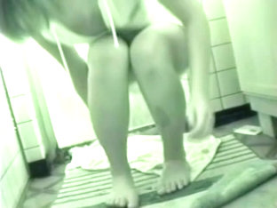 Spy Webcam Is Recording Amateur Masturbating On The Floor