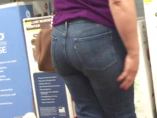 Walmart Latina Candid Booty