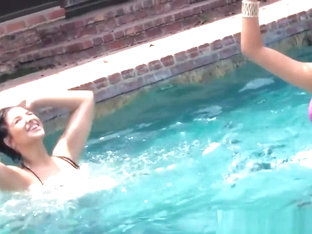 Busty Les Beauty Scissorfucked By Bff