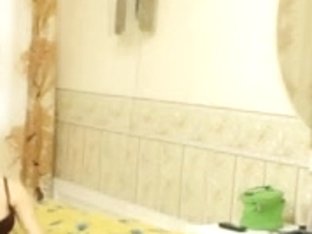 A la pendeja le gusta usar medias