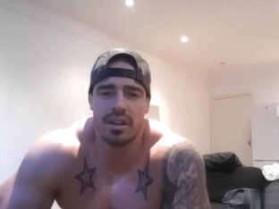 Handsome Bodybuilder posing and flexing!