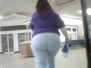 Thick Mall Booty In Jeans