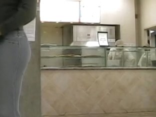 Cheeky babe has high-class ass to show in the street candid video