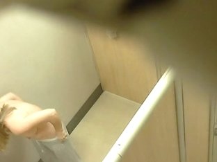 Changing room took a footage of sexy blonde changing