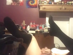 Amateur transgirl fucks herself hard