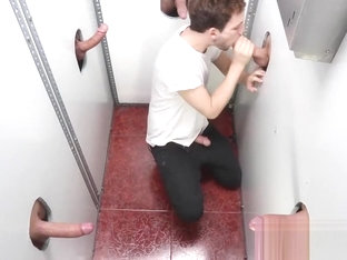 B&uacute cu tap the gloryhole