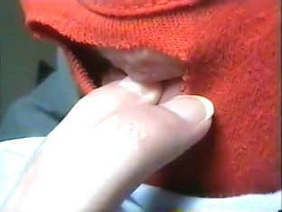 Female Hand Fetish Fingers Sucking Licking Nails Biting Fille Suce Lèche
