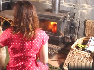 Hairy Aussie Amateur Masturbates With Vibrator