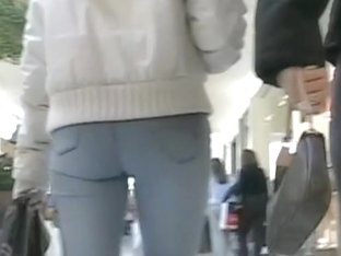 Tight Jeans Babe Voyeur Video Shot In The Mall