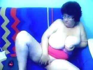 I'm touching my body in amateur masterbate video