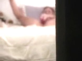 Spying on gal masturbating with sextoy