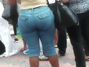 SUPER PHAT BOOTY WITH A VPL IN JEANS!!!!