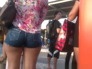 Street spy camera shot of ebony asses in tight jean shorts