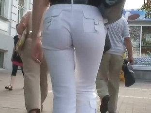 Jogging Girl Got A Great Bubbly Ass