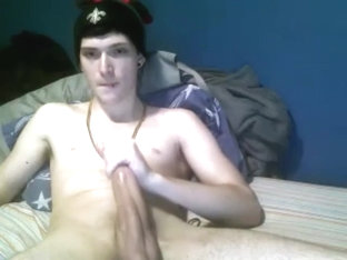 hot hunk jerks off on cam