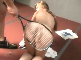 Betty krijgt rek en strekoefeningen