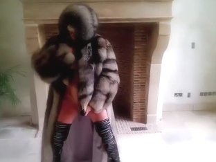 Full 1h Vanessa In Furs & Heels And Black Toy MILF