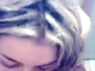 Ravishing smiling amateur gives blow job-service