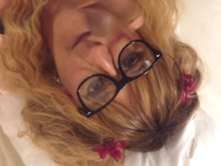 CD Tonya gets throated, foot fucked and facialized in POV