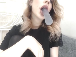 Zoecrete is a hottie