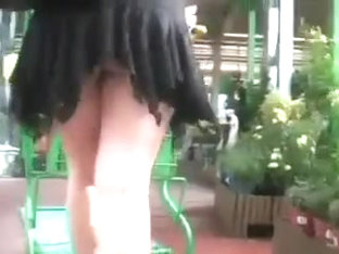 Shopping Upskirt