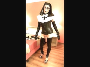 Kimberly 13 Latex tranny Beauty 7