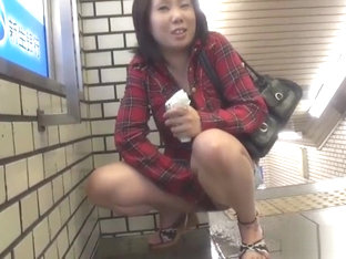 Fetish Asian Teenager Peeing