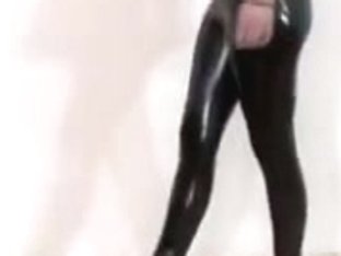 Vinyl Leggings Und High Heels