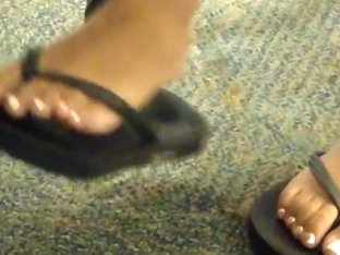 College Indian Feet (must see!!) - Flip flop play